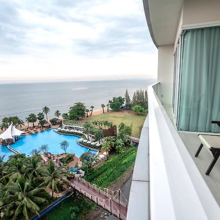 Movenpick Residences Pattaya With Ocean View Na Chom Thian Exteriör bild