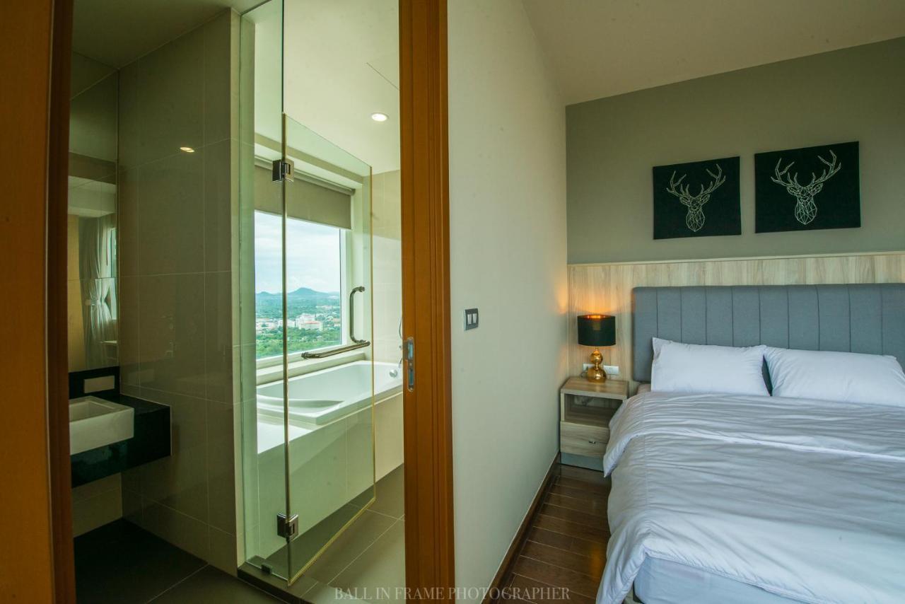 Movenpick Residences Pattaya With Ocean View Na Chom Thian Exteriör bild