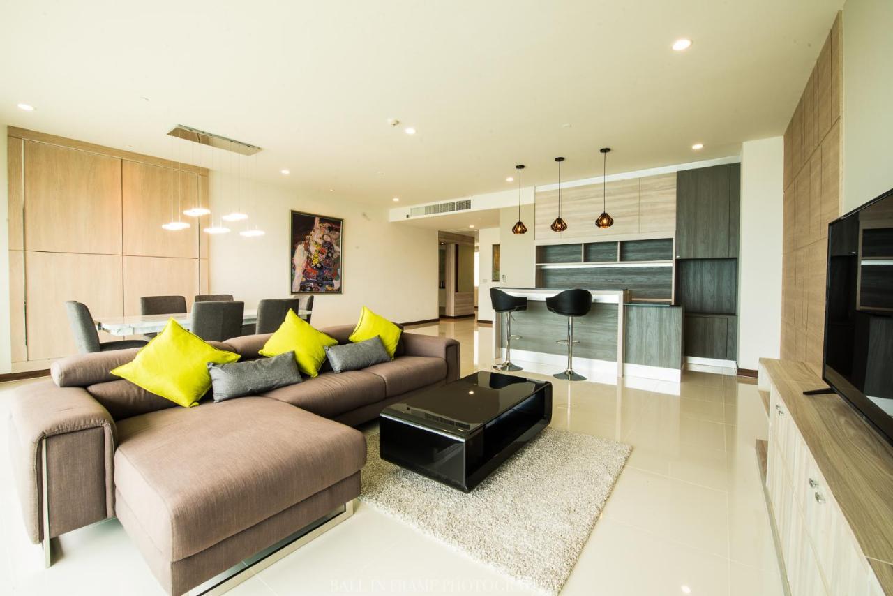 Movenpick Residences Pattaya With Ocean View Na Chom Thian Exteriör bild