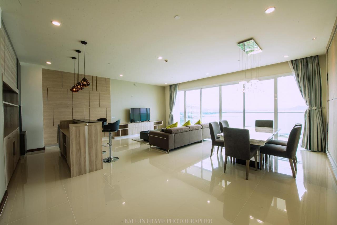 Movenpick Residences Pattaya With Ocean View Na Chom Thian Exteriör bild