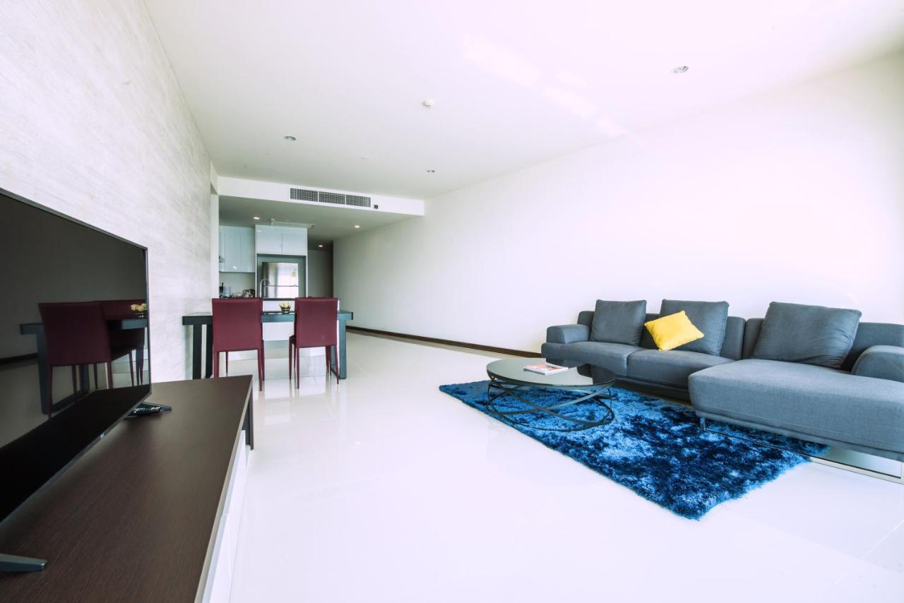 Movenpick Residences Pattaya With Ocean View Na Chom Thian Exteriör bild