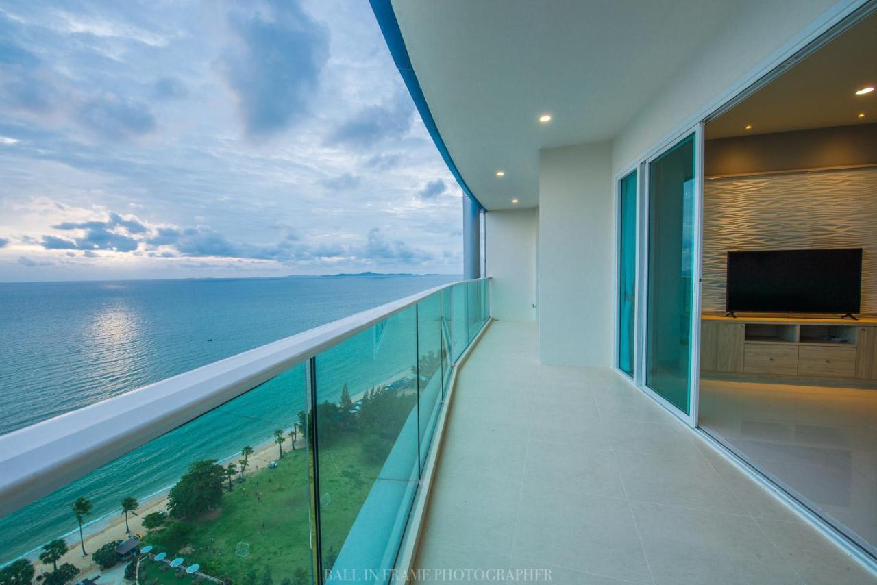 Movenpick Residences Pattaya With Ocean View Na Chom Thian Exteriör bild