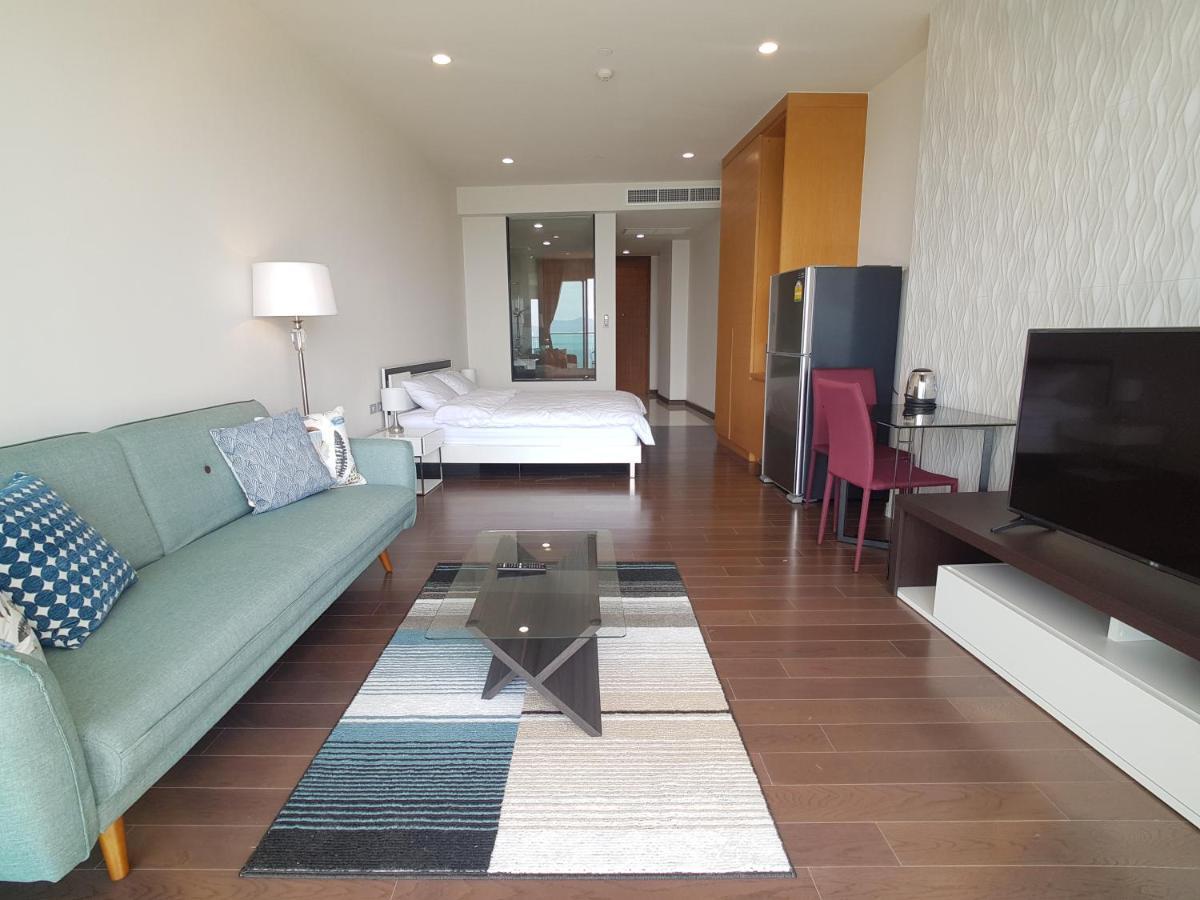 Movenpick Residences Pattaya With Ocean View Na Chom Thian Exteriör bild