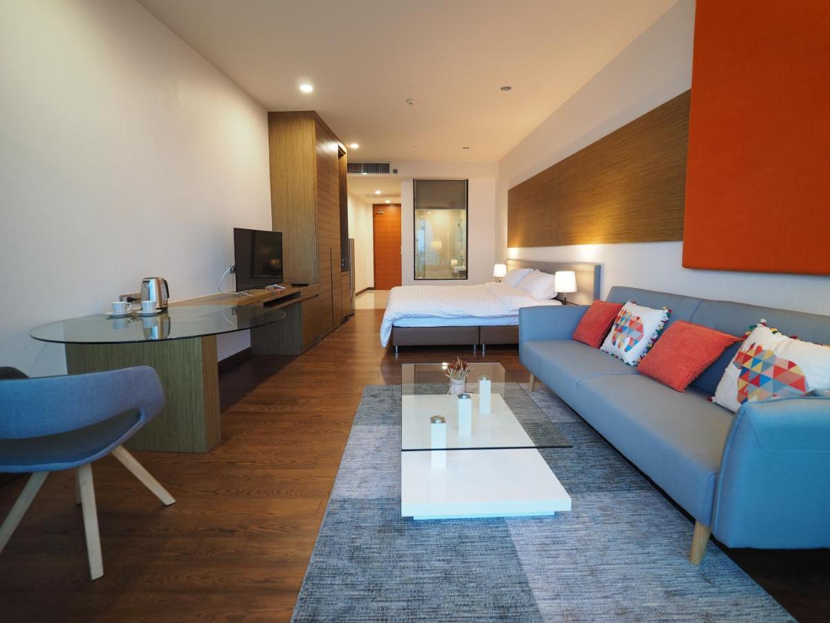 Movenpick Residences Pattaya With Ocean View Na Chom Thian Exteriör bild